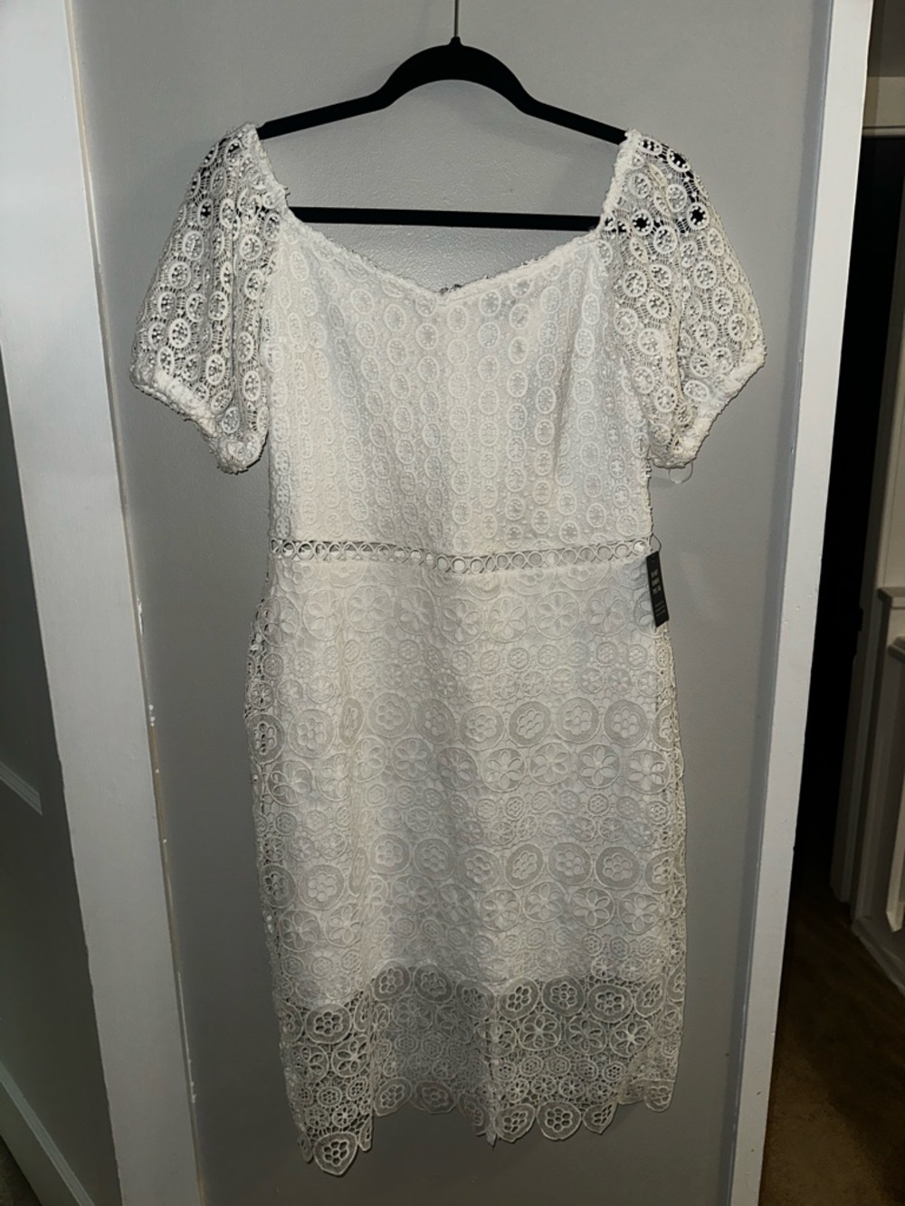 Express White Lace Midi Dress with Puff Sleeves